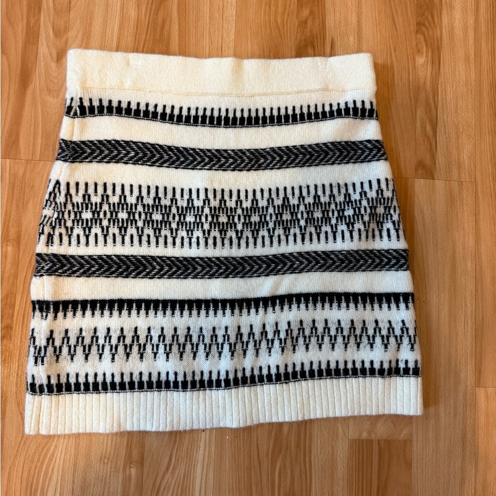NWT LOFT Black and Cream Patterned Sweater Skirt